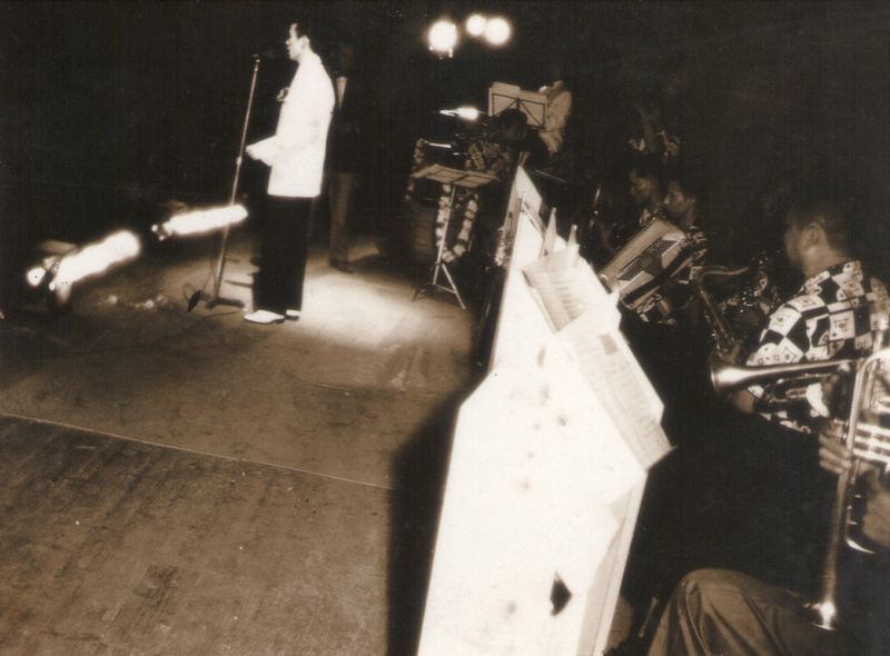 文夏出道後於舞台表演所照