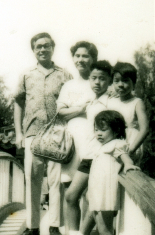 許石家庭生活照1