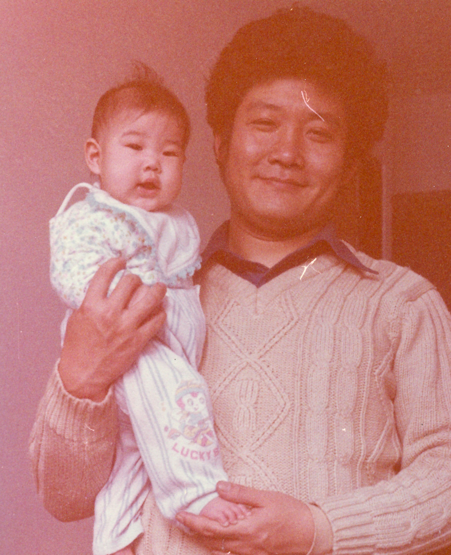 1979年張弘毅(29歲)與兒子女兒