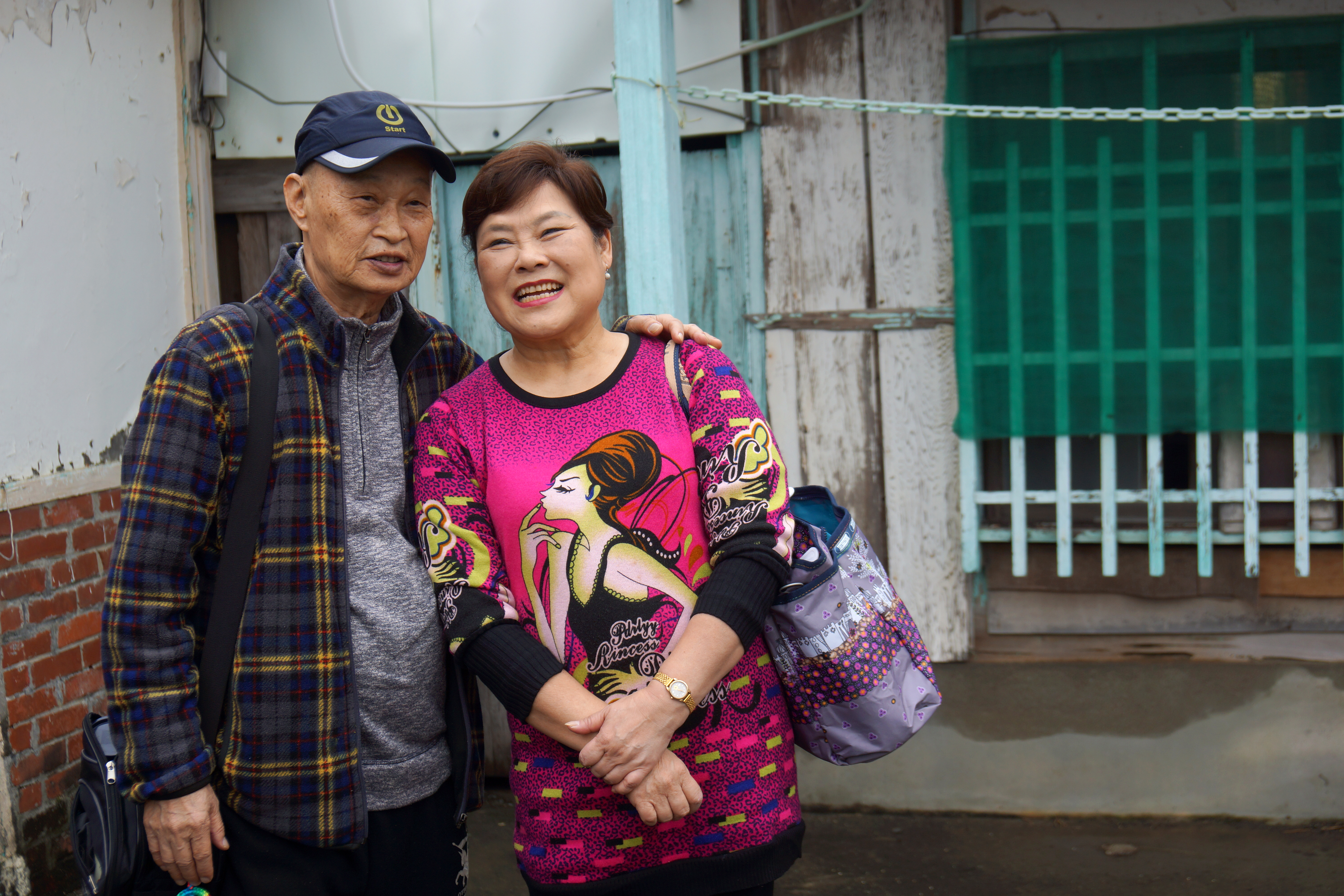 紀利男與上官萍於水林故居合影